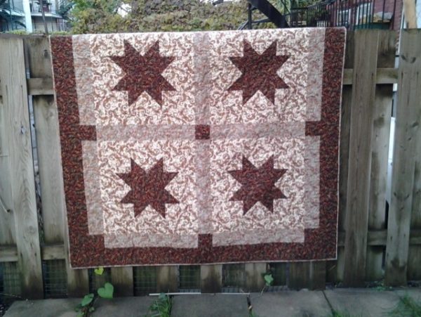 BLD-015 – “DINING WITH THE STARS” Table Topper Quilt
