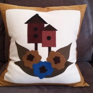 BLD-032 – “HOME SWEET HOME” Wool Applique Pillow
